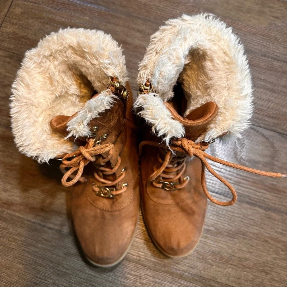 Kids Michael Kors Myra Wendee Camel Faux‎ Suede Fur Laced Wedge Ankle Boots Sz 4